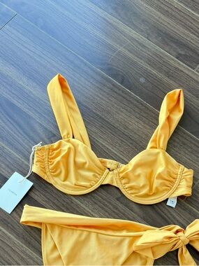 Tularosa Revolve famke Bikini Top